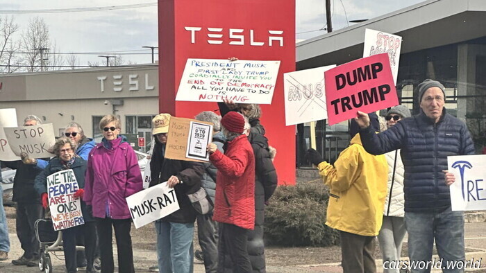 Tesla's Customer Retention Plummeted Following This Single Decision by Elon Musk | Carscoops